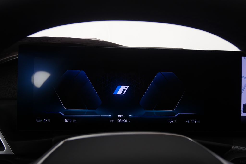 Thumbnail: 2025 BMW i4 - 23