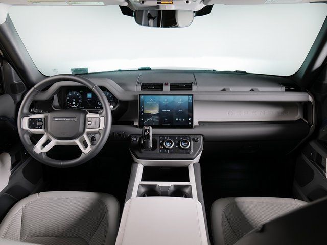 Used 2025 Blue Land Rover S image 4