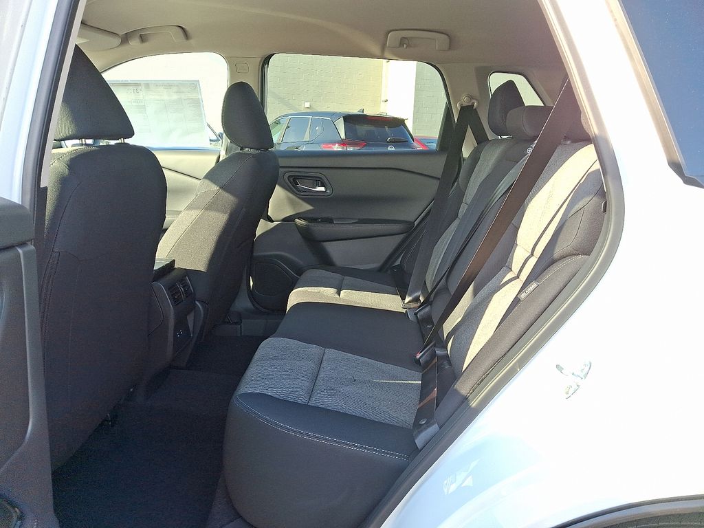 Thumbnail: 2026 Nissan Rogue - 5