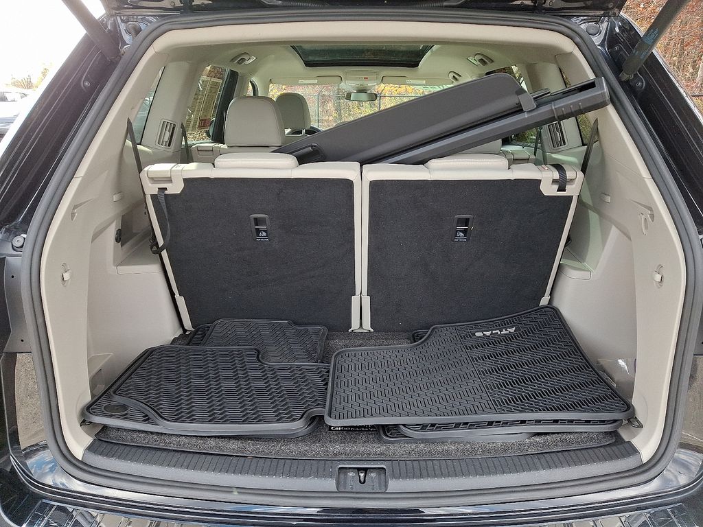 Thumbnail: 2022 Volkswagen Atlas - 32