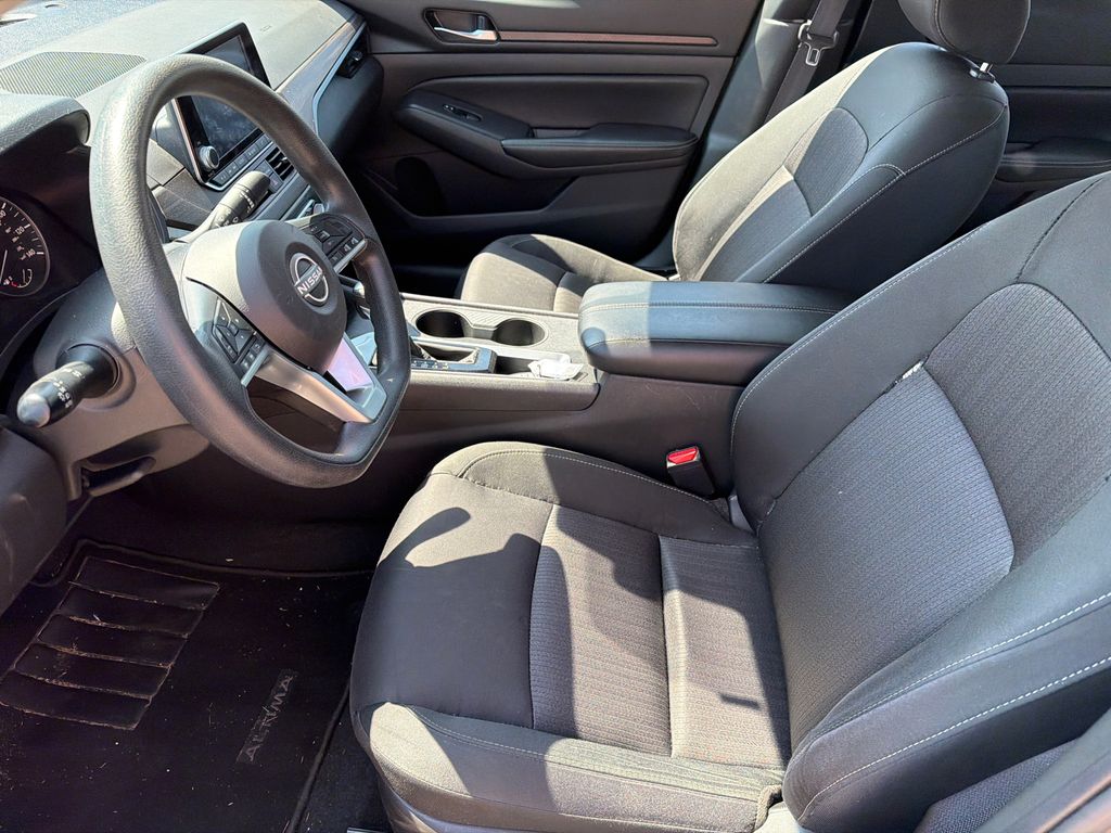 Used 2025 Gray Nissan 2.5 SV image 9