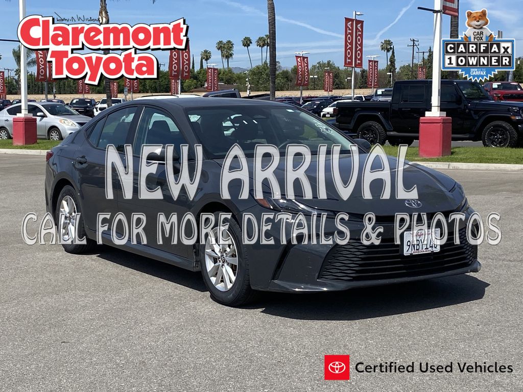 2025 Toyota Camry LE FWD