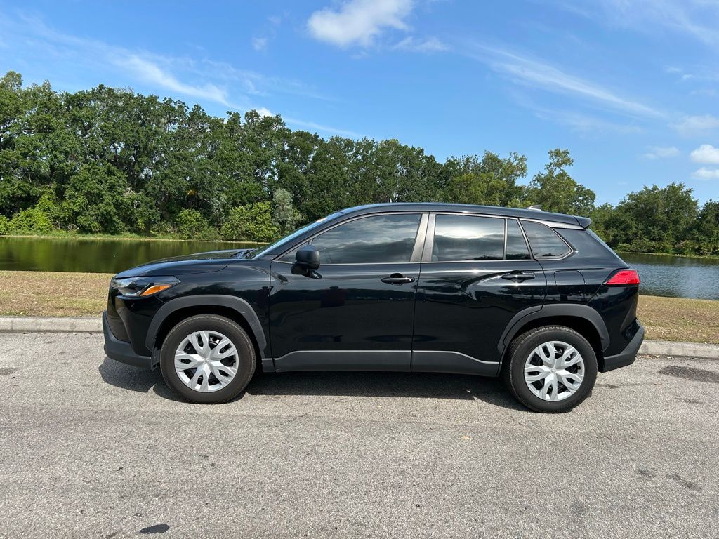 2022 Toyota Corolla Cross L 2