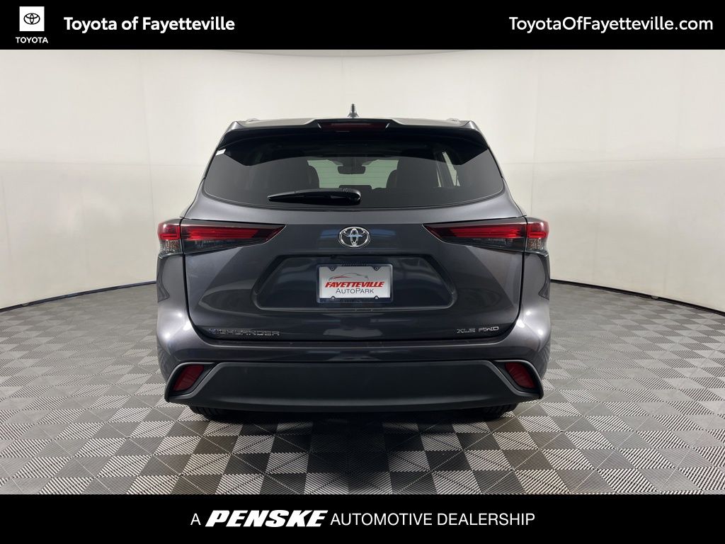 2024 Toyota Highlander XLE 13