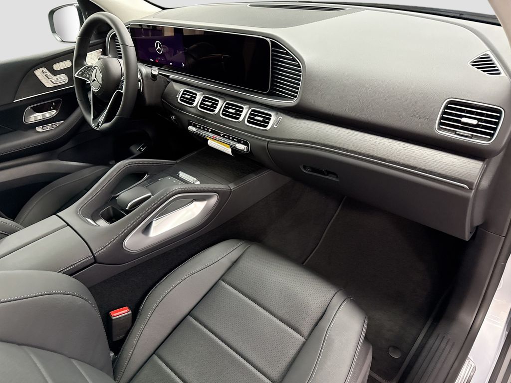 Thumbnail: 2026 Mercedes-Benz GLE - 16