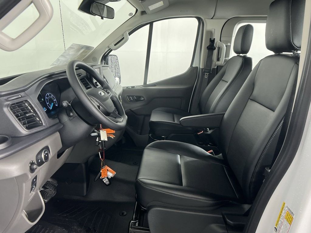 2024 Ford Transit-350 XL 5