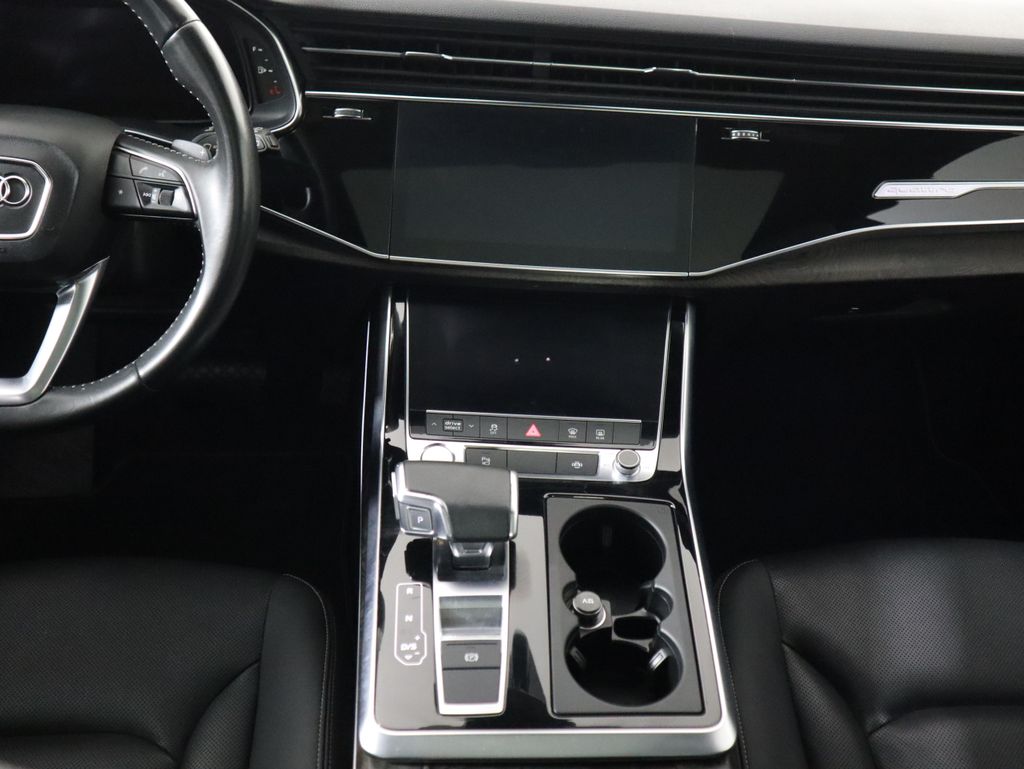 Thumbnail: 2020 Audi Q8 - 14