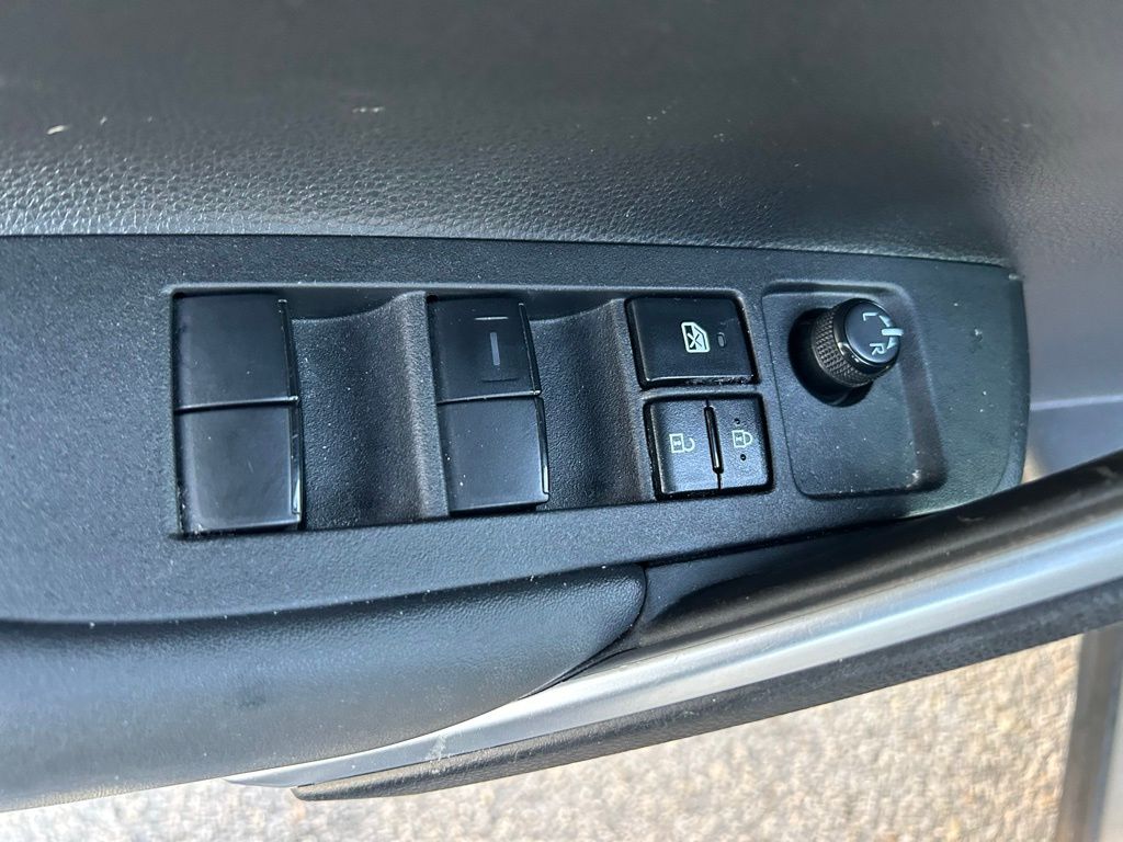 Thumbnail: 2022 Toyota Corolla Cross - 14