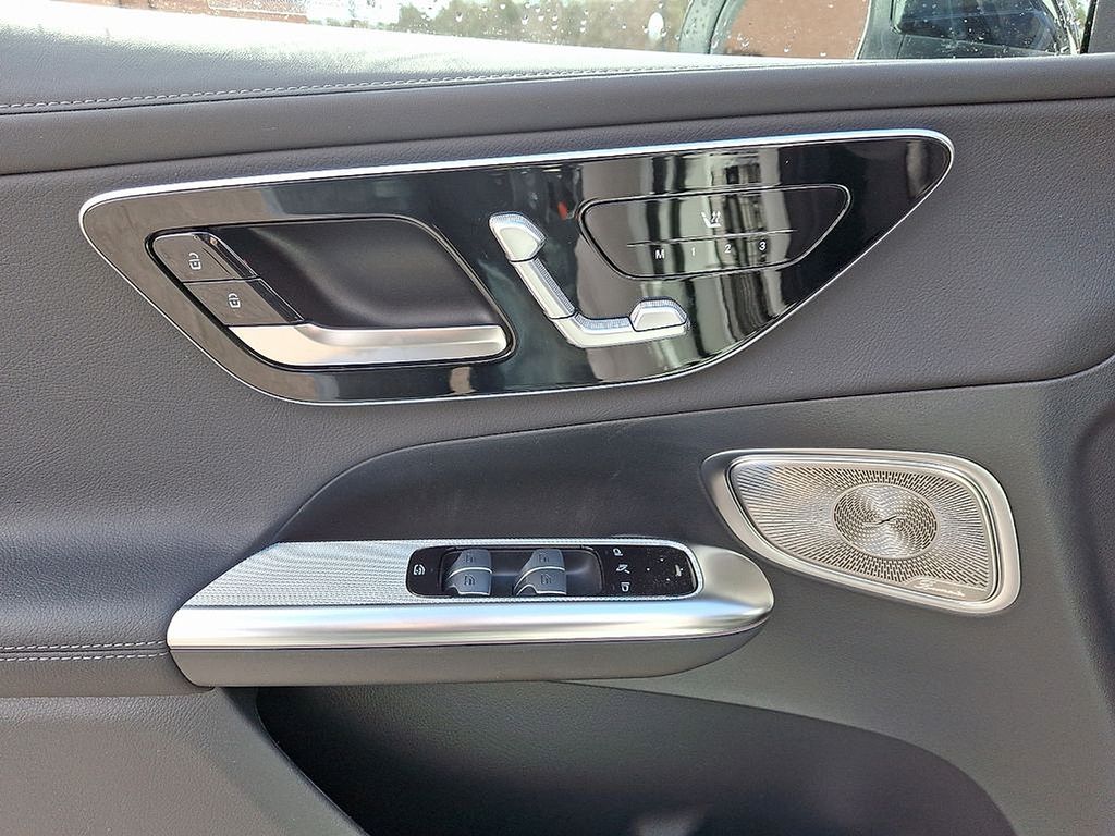 Thumbnail: 2025 Mercedes-Benz GLC - 8