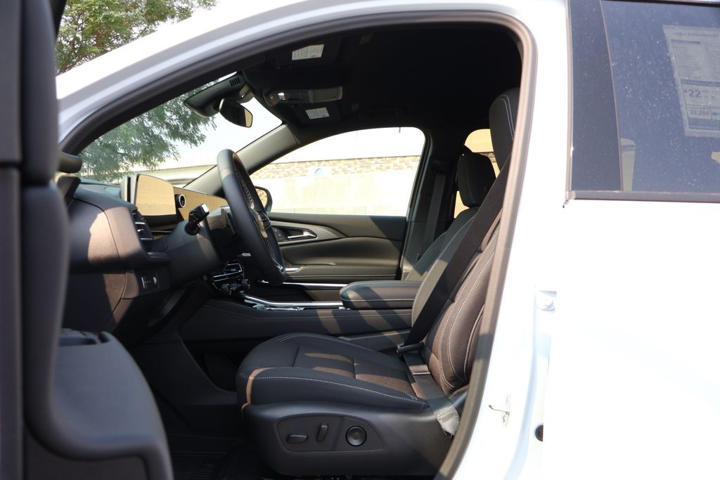 Thumbnail: 2026 Chevrolet Traverse - 14