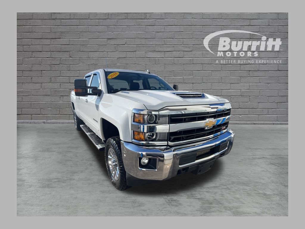 Summit White 2018 Chevrolet Silverado 2500HD Pickup Truck Four-Wheel Drive 6-Speed Automatic