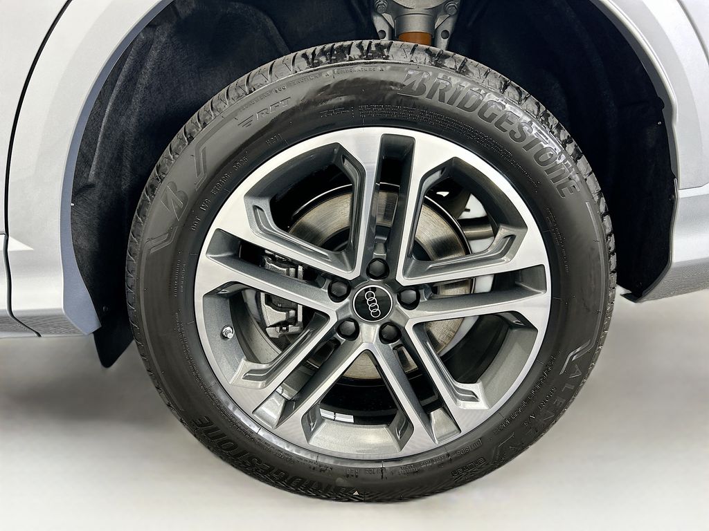 Thumbnail: 2025 Audi Q5 - 31