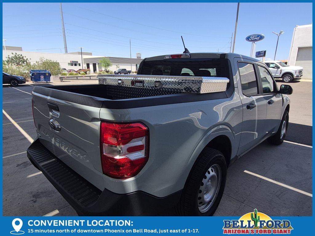 View vehicle photo 4