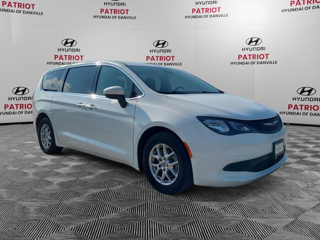 2023 Chrysler Voyager LX FWD