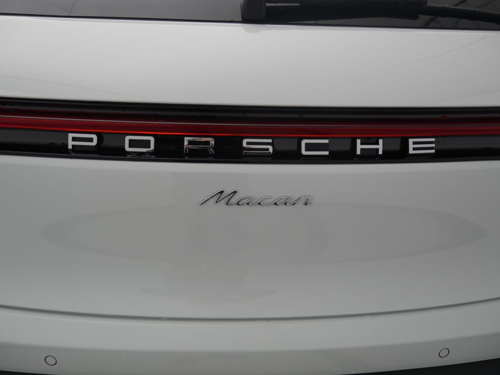 Thumbnail: 2026 Porsche Macan - 11