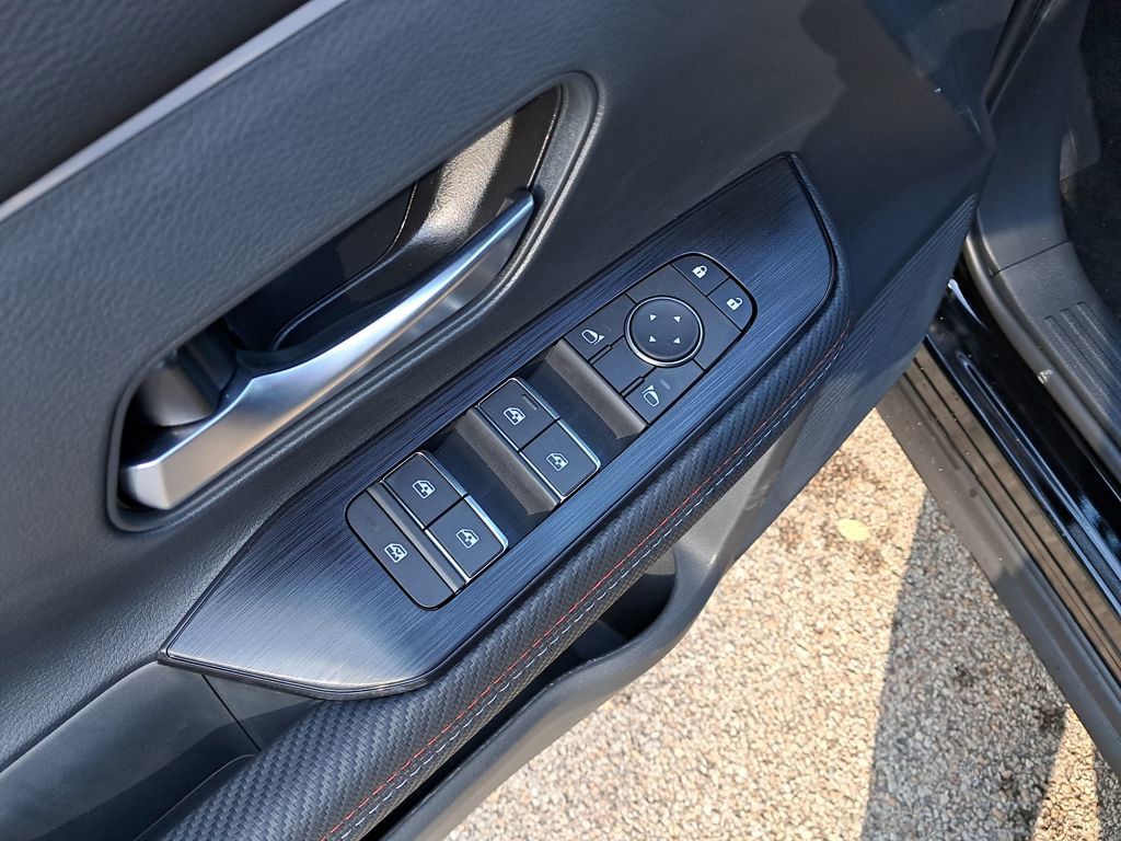 2026 Nissan Kicks SR - 11