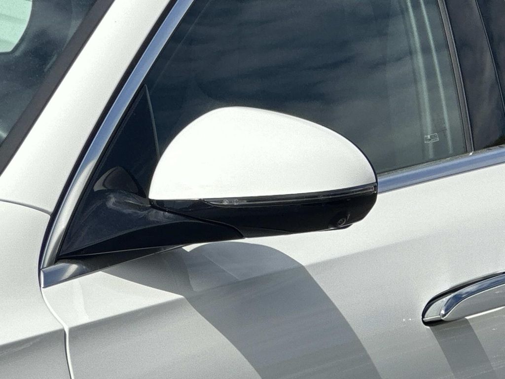 Thumbnail: 2025 Mercedes-Benz E-Class - 2