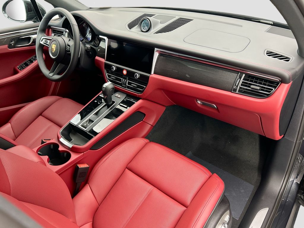 Thumbnail: 2026 Porsche Macan - 20