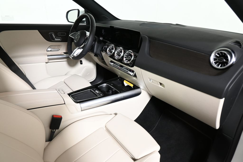 Thumbnail: 2026 Mercedes-Benz GLA - 26