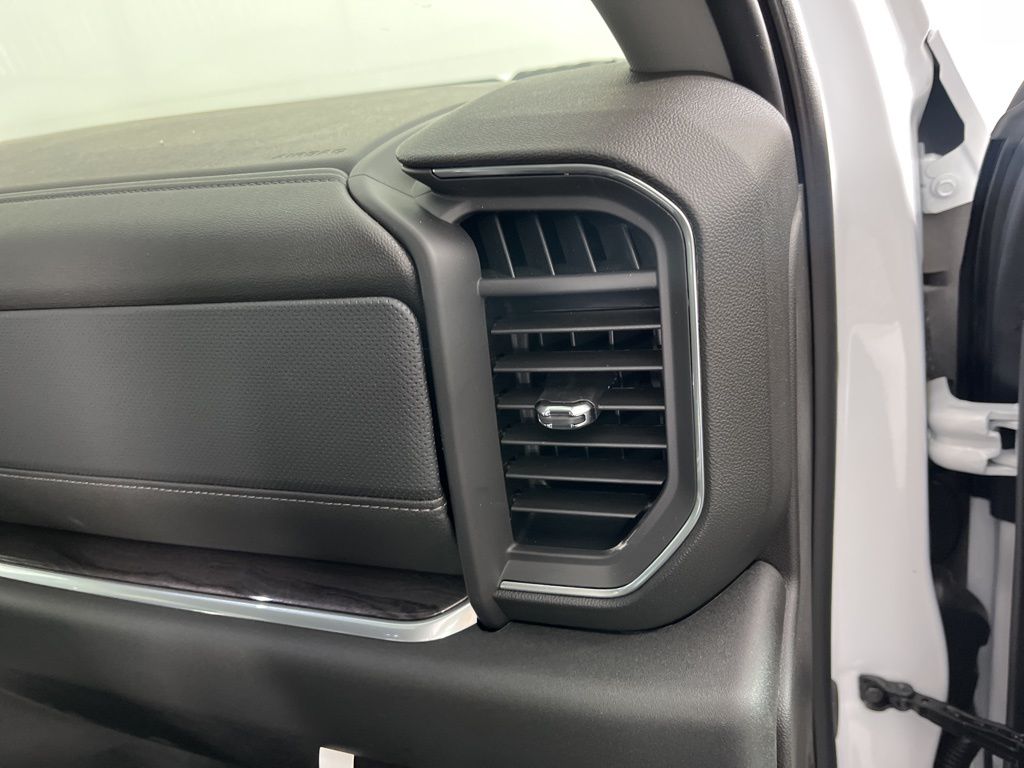 Thumbnail: 2025 Chevrolet Silverado 2500 - 13