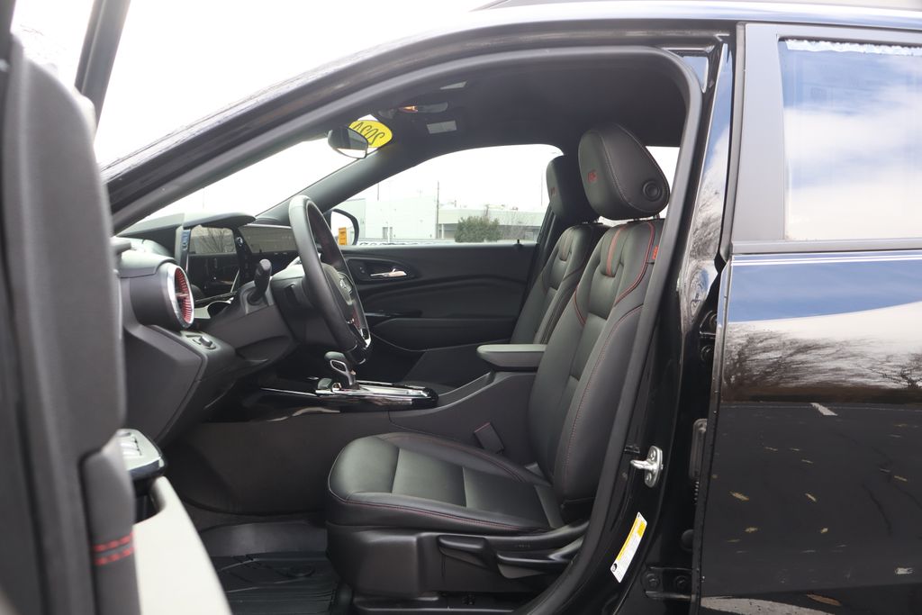 Thumbnail: 2024 Chevrolet Trax - 32