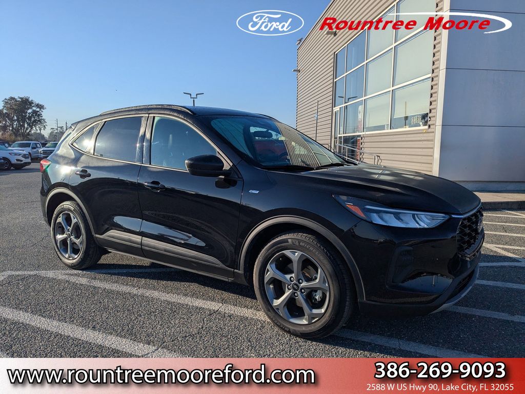 2025 Ford Escape ST-Line FWD