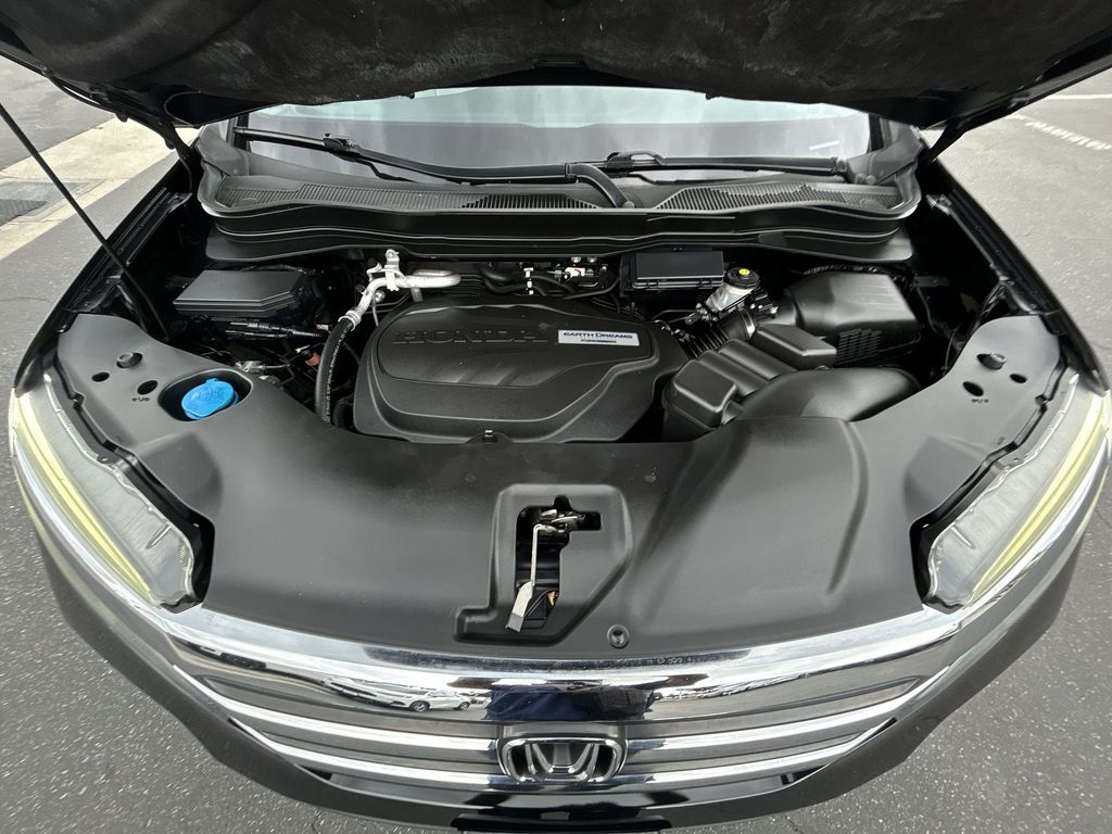 Thumbnail: 2017 Honda Pilot - 27