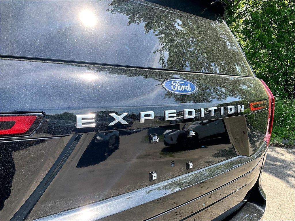 2025 Ford Expedition — photo 10