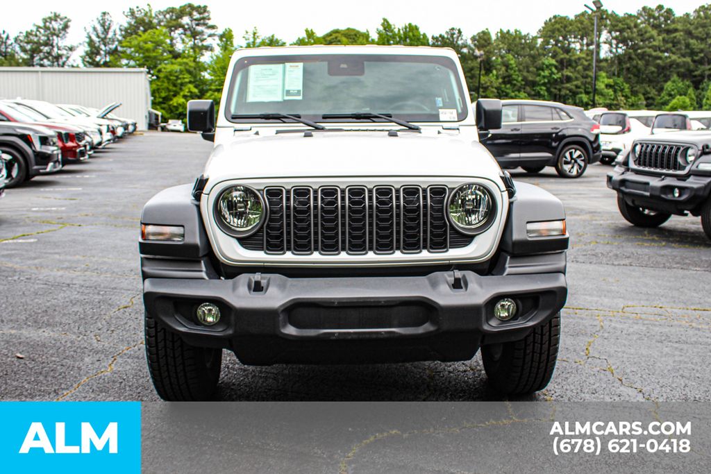 Used 2025 White Jeep Sport S image 10