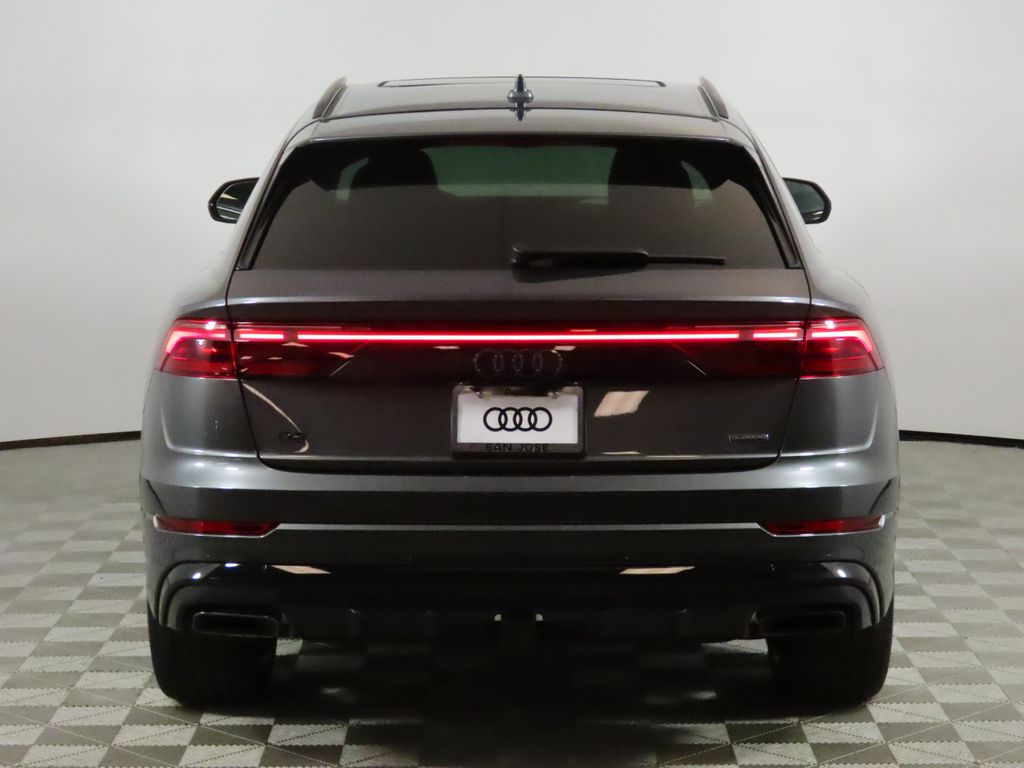 Thumbnail: 2026 Audi Q8 - 4