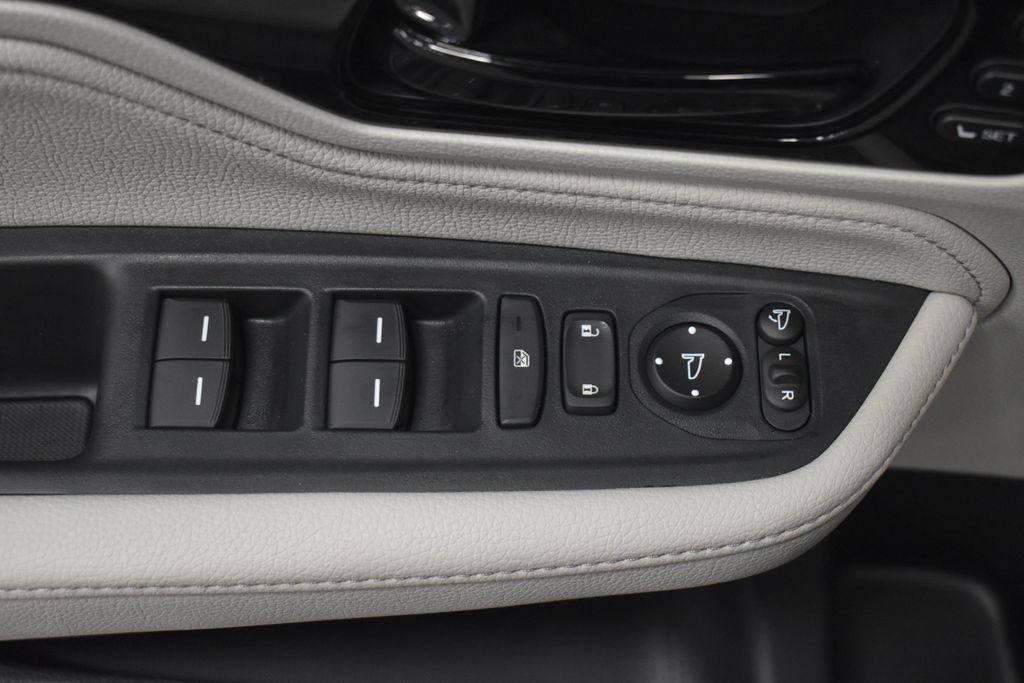 Thumbnail: 2026 Honda Odyssey - 9