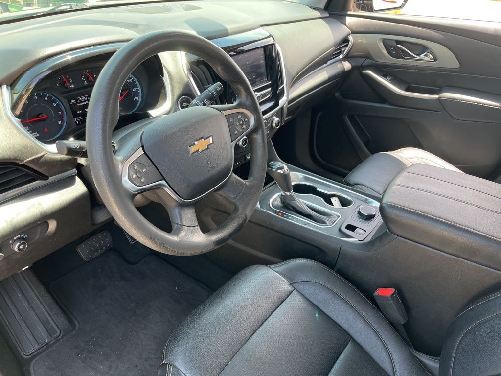 2020 Chevrolet Traverse LS 18