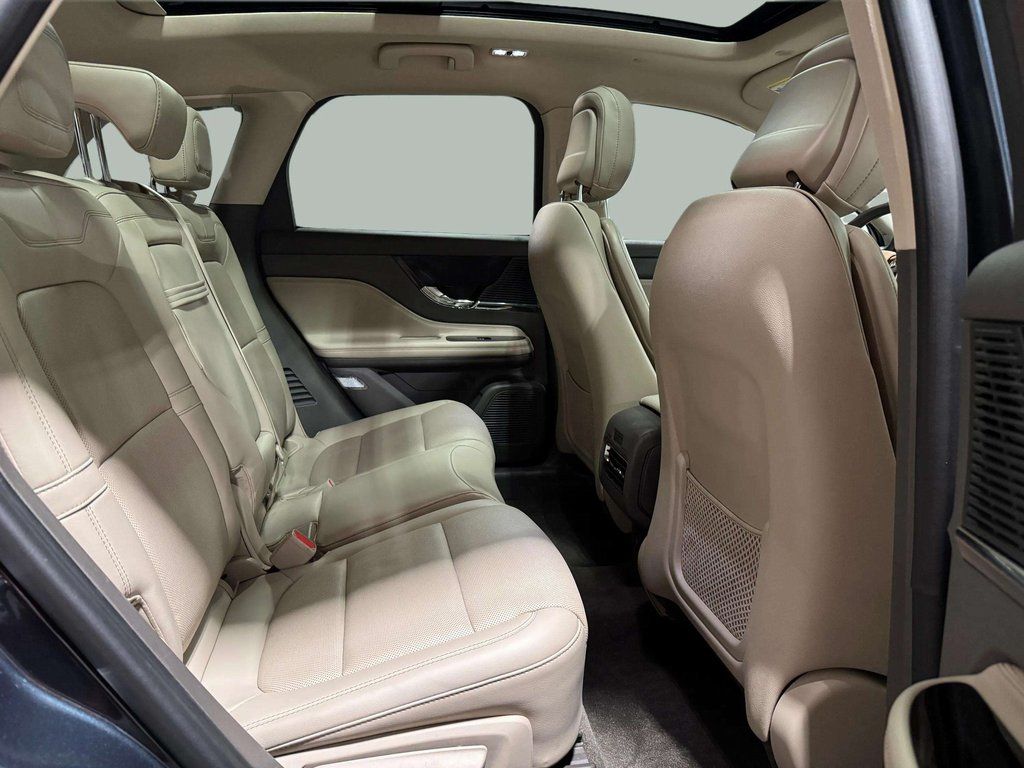 Certified Used 2022 Flight Blue Metallic Clearcoat Lincoln Grand Touring image 25