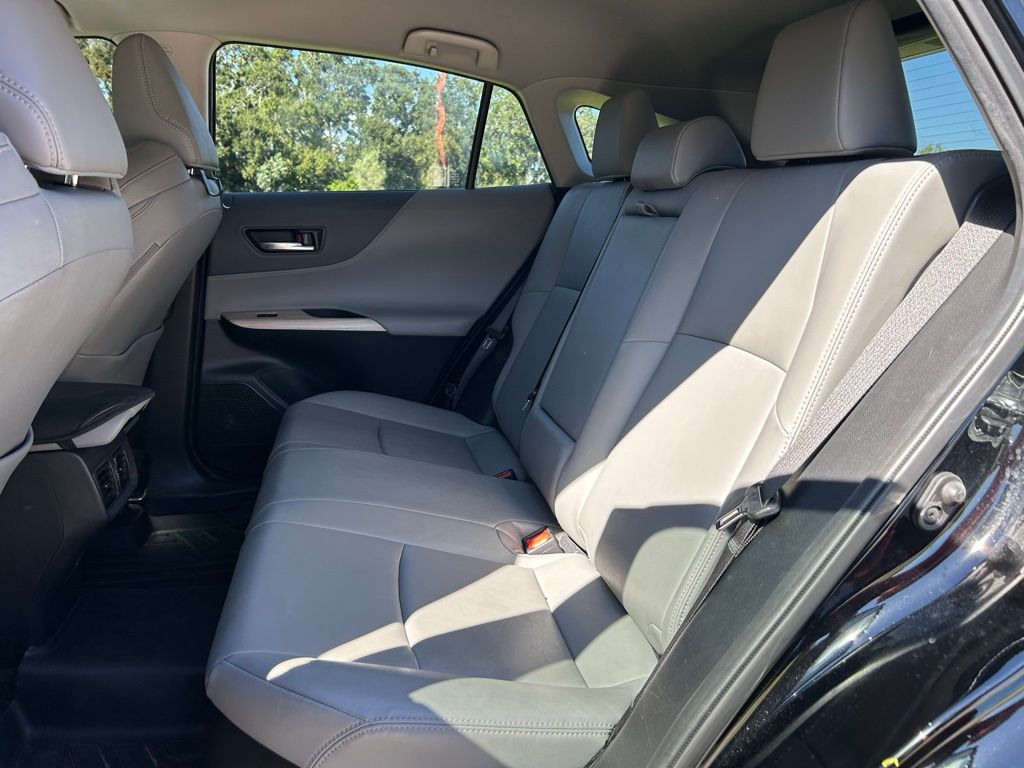 Thumbnail: 2022 Toyota Venza - 13