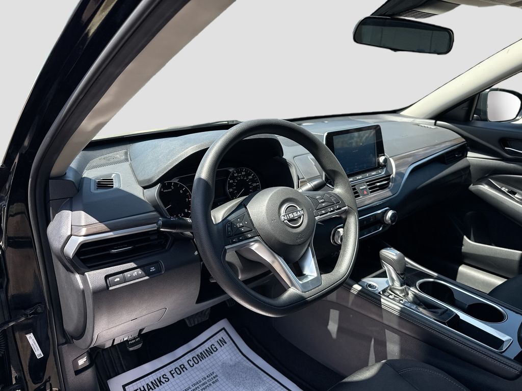 2023 Nissan Altima SV 9