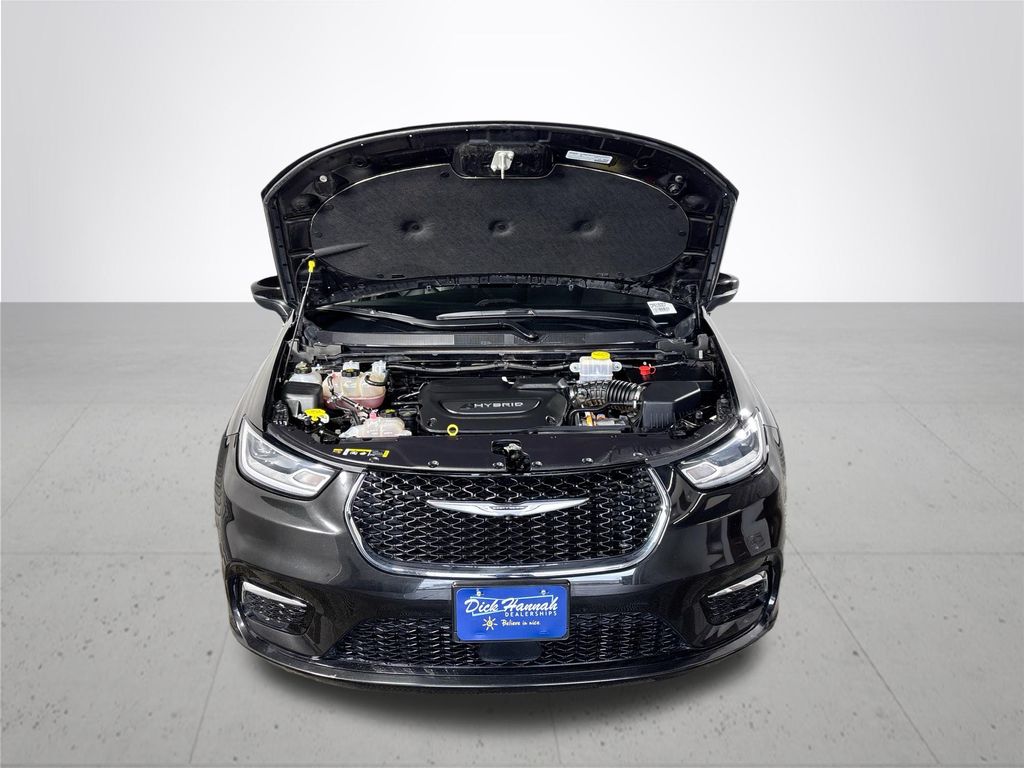 2023 Chrysler Pacifica Hybrid Touring L