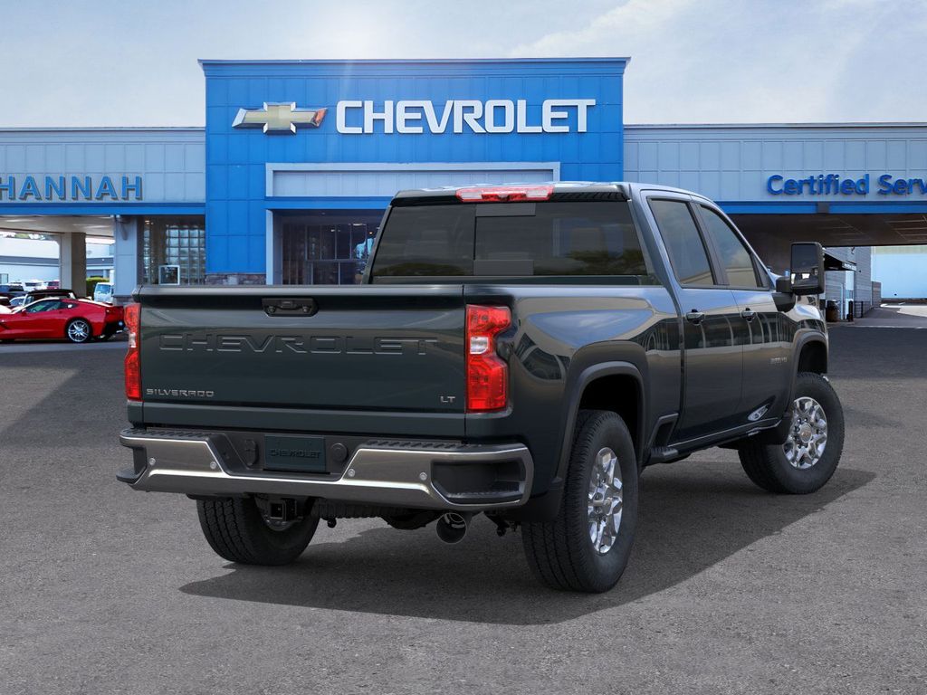 2026 Chevrolet Silverado 3500HD LT photo 4