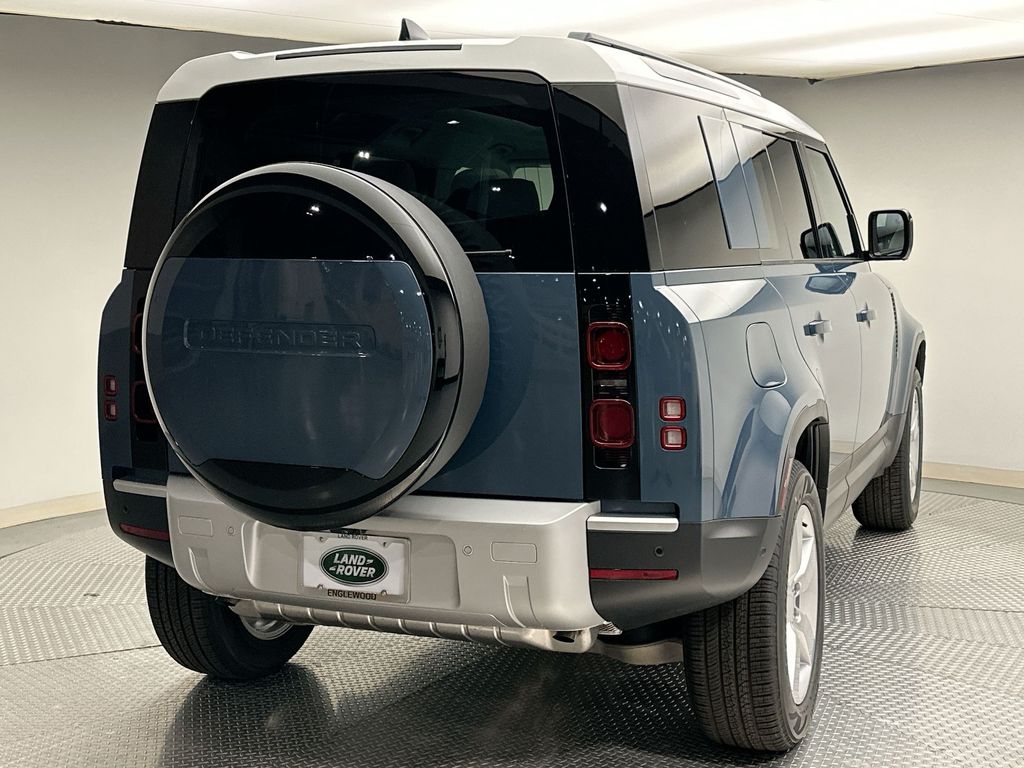 2025 Land Rover Defender 110 3