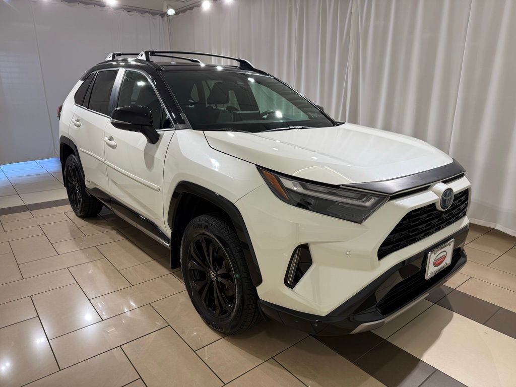 Thumbnail: 2022 Toyota RAV4 - 7