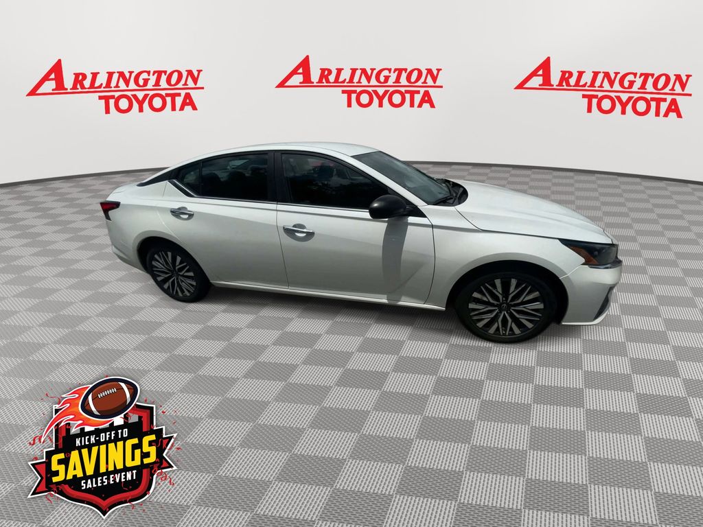 Used 2024 Nissan Altima Sedan