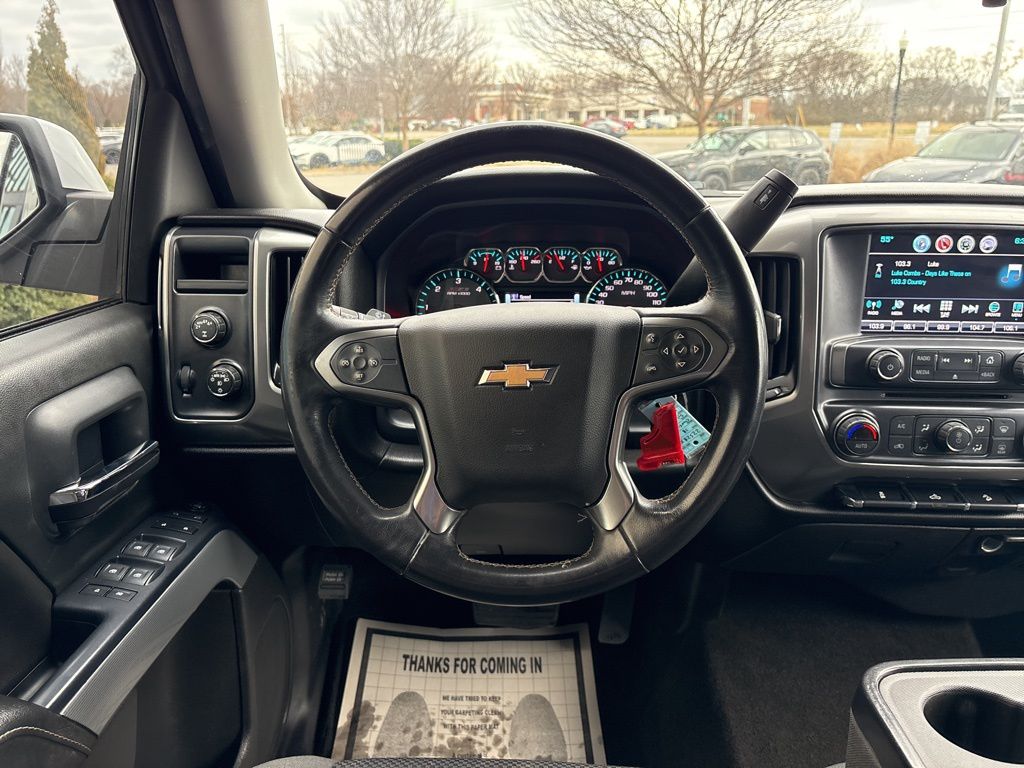 Used 2018 White Chevrolet LT image 24