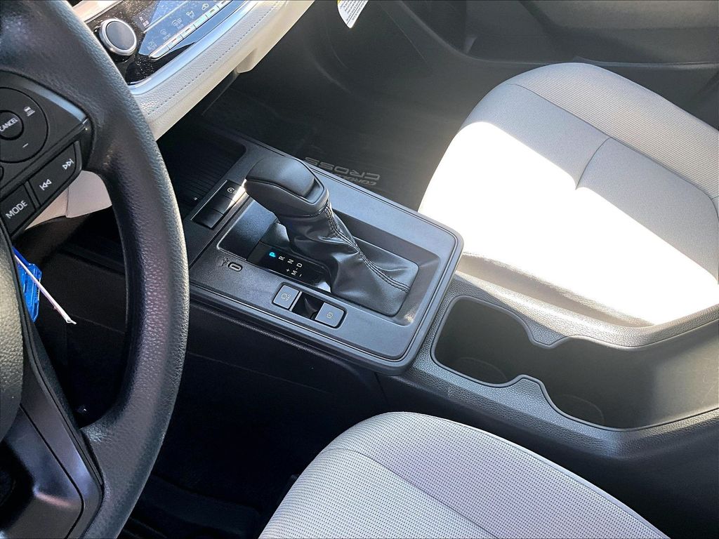 2026 Toyota Corolla Cross — photo 20