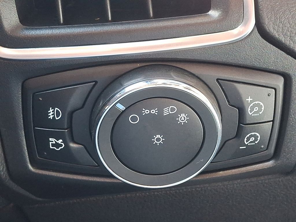 Thumbnail: 2013 Ford Focus - 25