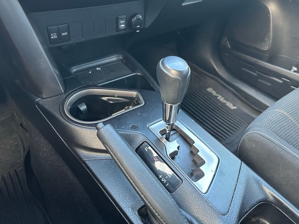 Thumbnail: 2018 Toyota RAV4 - 26