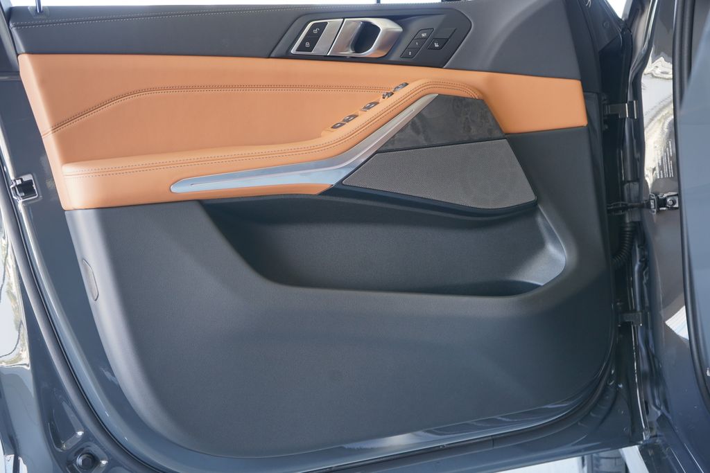 Thumbnail: 2026 BMW X5 - 9