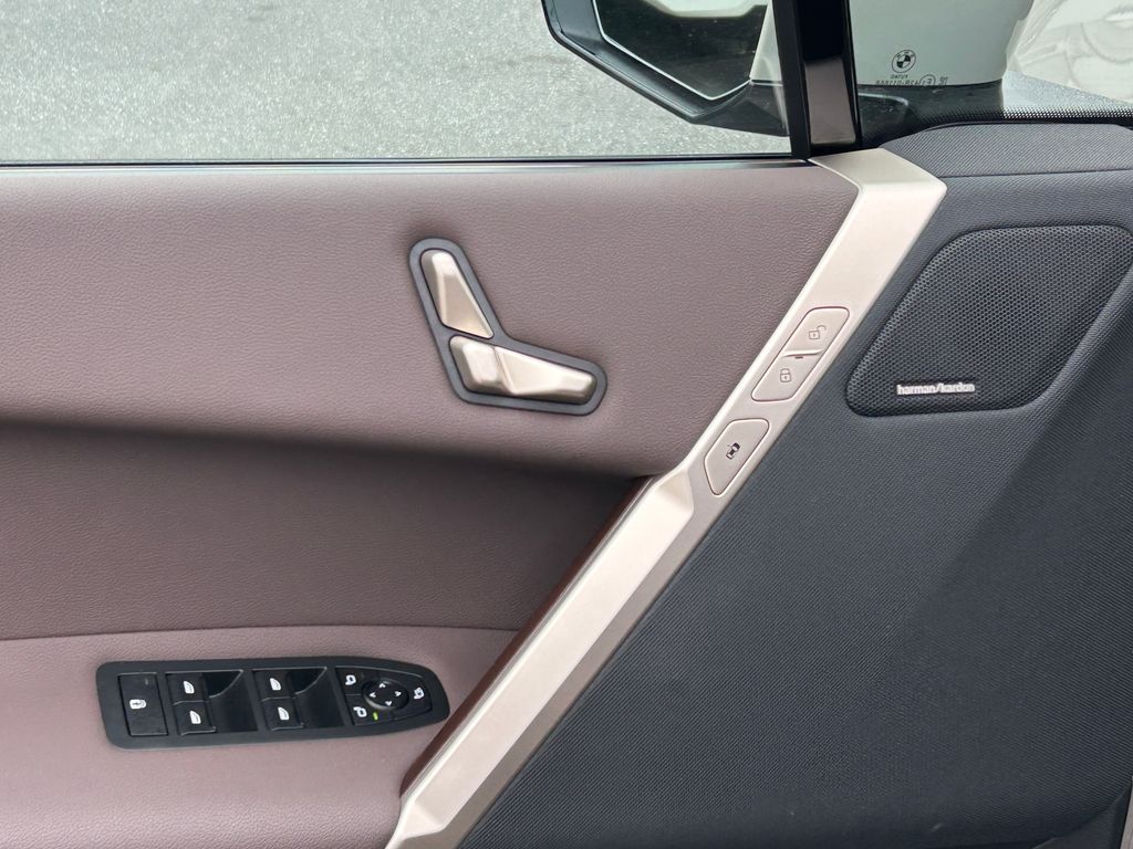 Thumbnail: 2026 BMW iX - 12