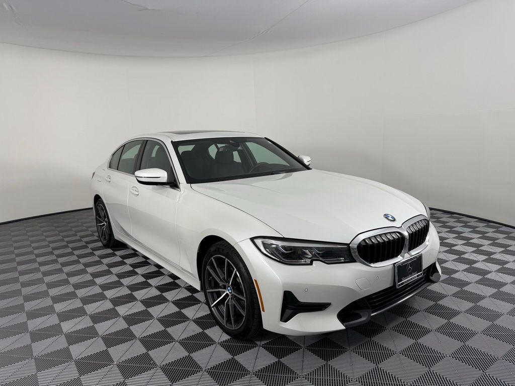 2021 BMW 3 Series 330i xDrive Sedan's photo