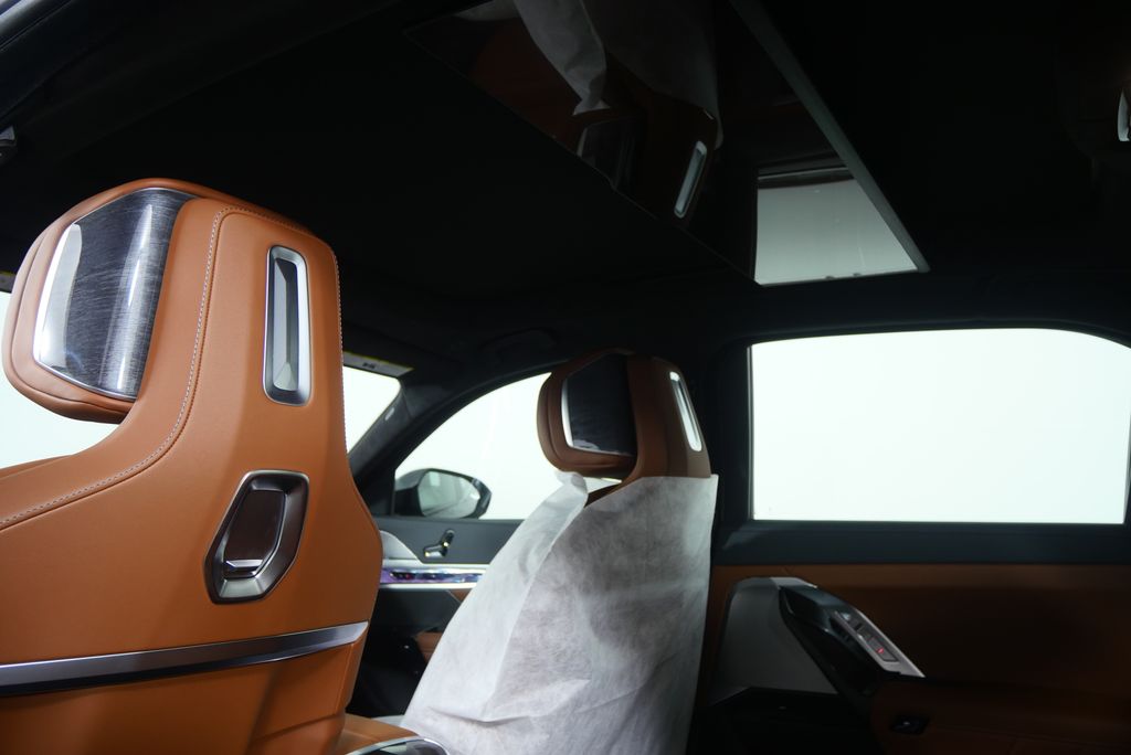 Thumbnail: 2026 BMW 7 Series - 18