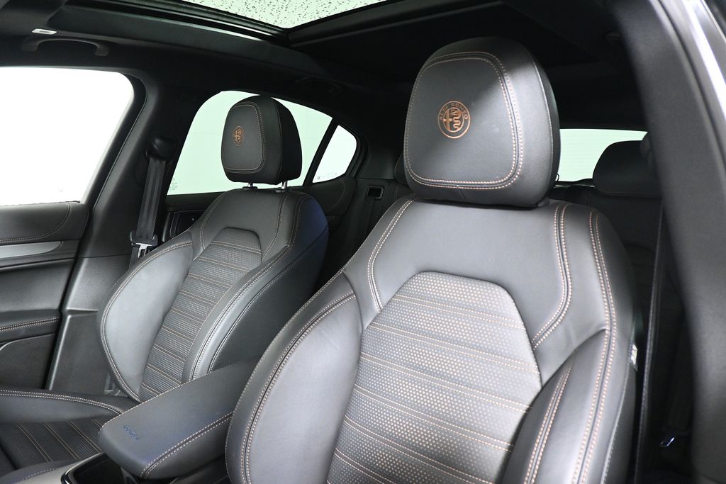 Thumbnail: 2025 Alfa Romeo Stelvio - 15