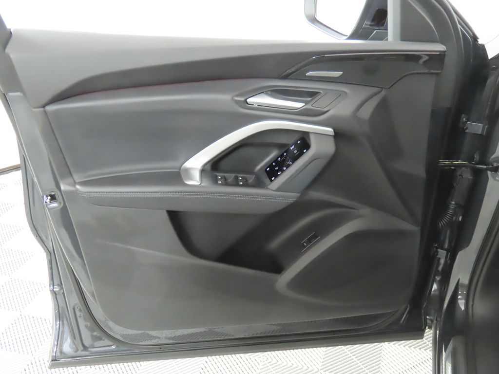 Thumbnail: 2025 Audi Q5 - 25